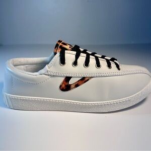 Tretorn Women’s White Leather Sneakers Leopard Logo Confort Insole Casual7 1/2